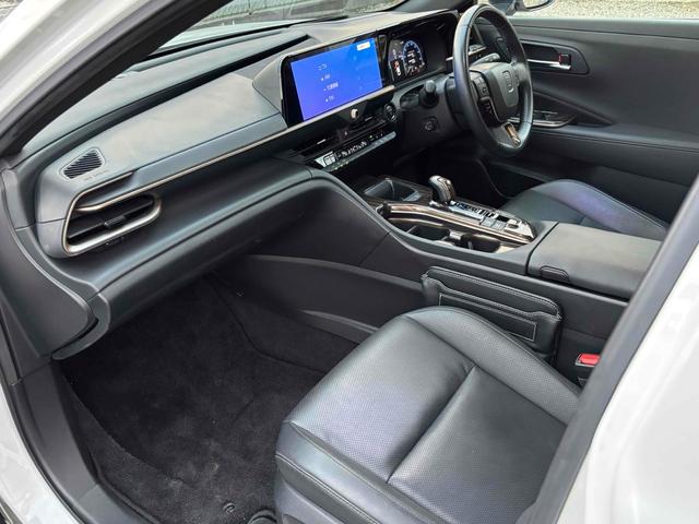 クラウンクロスオーバー Gアドバンスド・レザーパッケージ モデリスタエアロ パノラミックビュー デジタルインナーミラー 黒革レザーシート BSM シートヒーター 4WD レーンアシスト パワーシート 衝突被害軽減システム(48枚目)