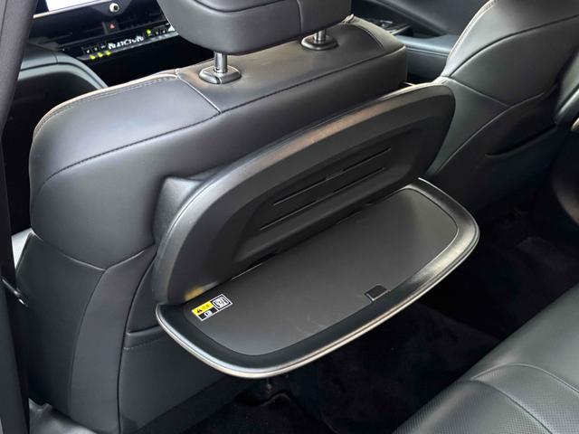 クラウンクロスオーバー Gアドバンスド・レザーパッケージ モデリスタエアロ パノラミックビュー デジタルインナーミラー 黒革レザーシート BSM シートヒーター 4WD レーンアシスト パワーシート 衝突被害軽減システム(50枚目)