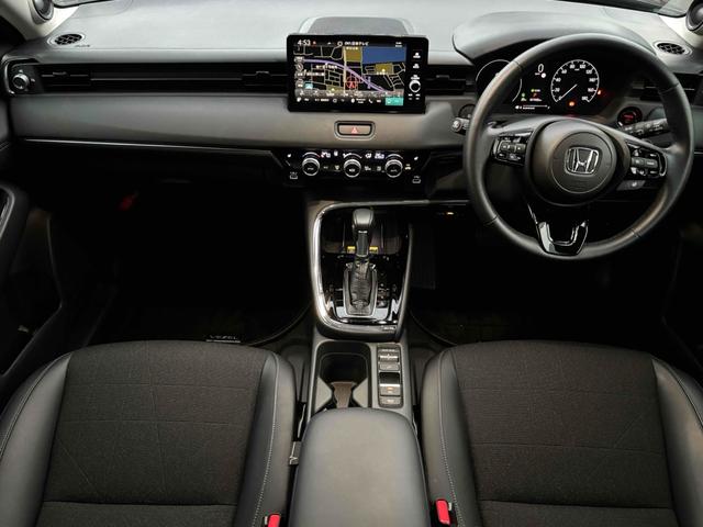 ヴェゼル ｅ：ＨＥＶ　Ｚ　ドライブレコーダー　全周囲カメラ　クリアランスソナー　オートクルーズコントロール　レーンアシスト　衝突被害軽減システム　ナビ　ＴＶ　ＬＥＤヘッドランプ　電動リアゲート　スマートキー　電動格納ミラー（2枚目）