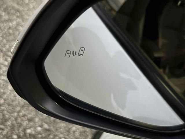 カローラクロス ハイブリッド　Ｚ　ドライブレコーダー　全周囲カメラ　オートクルーズコントロール　レーンアシスト　パワーシート　衝突被害軽減システム　ナビ　オートマチックハイビーム　オートライト　ＬＥＤヘッドランプ（17枚目）