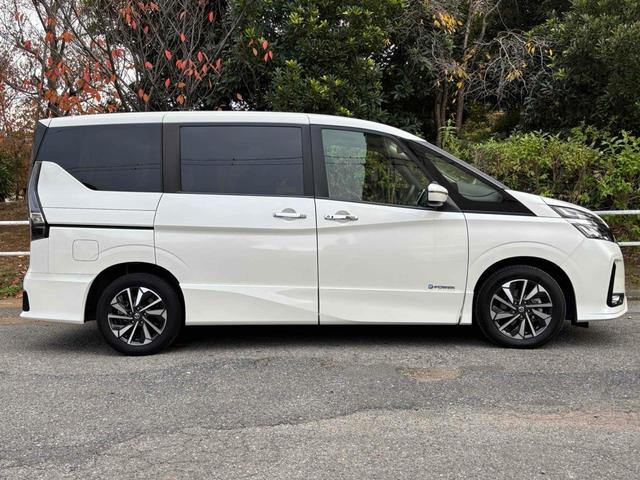 セレナ ｅ－パワー　ハイウェイスターＶ　ワンオーナー／純正１０インチナビ／プロパイロット／両側パワースライドドア／ブラインドスポットモニター／ＬＥＤヘッドライト／ドライブレコーダー／ＥＴＣ（8枚目）