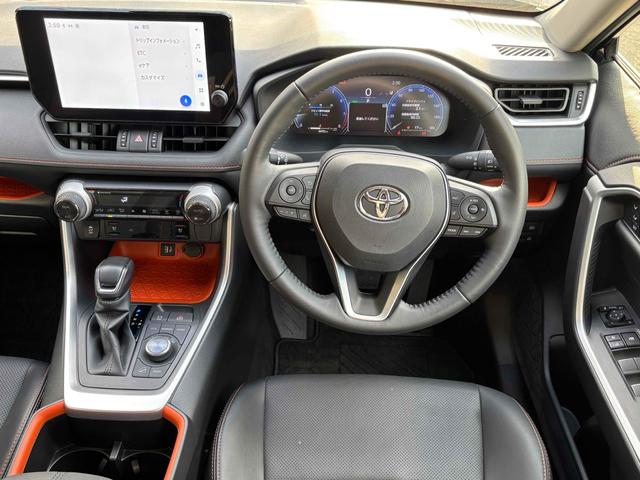 RAV4 アドベンチャー 純正10型ディスプレイオーディオ/パノラマルーフ/パノラミックビューモニター/TRDエアロ/デジタルインナーミラー/ルーフレール/パワーバックドア/トヨタセーフティセンス/ワンオーナー/寒冷地仕様(3枚目)