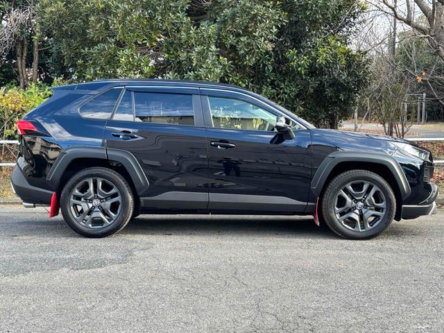 RAV4 アドベンチャー 純正10型ディスプレイオーディオ/パノラマルーフ/パノラミックビューモニター/TRDエアロ/デジタルインナーミラー/ルーフレール/パワーバックドア/トヨタセーフティセンス/ワンオーナー/寒冷地仕様(14枚目)