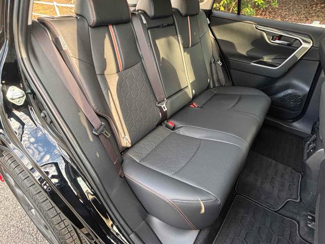 RAV4 アドベンチャー 純正10型ディスプレイオーディオ/パノラマルーフ/パノラミックビューモニター/TRDエアロ/デジタルインナーミラー/ルーフレール/パワーバックドア/トヨタセーフティセンス/ワンオーナー/寒冷地仕様(43枚目)