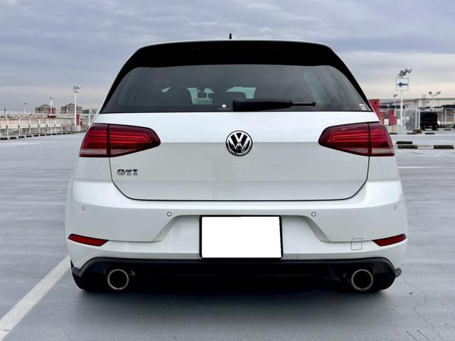 ゴルフＧＴＩ ベースグレード　Ｄｉｓｃｏｖｅｒ　Ｐｒｏパッケージ・６ＤＳＧ・パークディスタンスコントロール・１７インチ５本スポークＡＷ・レッドブレーキキャリパー・クロームツインエアロマフラー・パドルシフト・ＣＤ・ＤＶＤ・ＥＴＣ（5枚目）