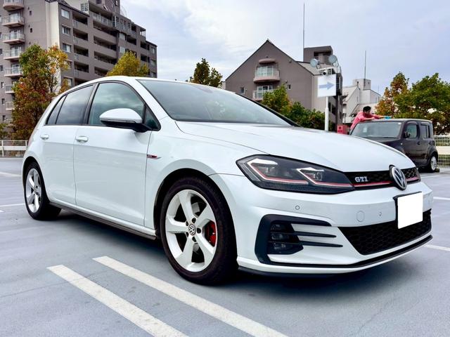ゴルフＧＴＩ ベースグレード　Ｄｉｓｃｏｖｅｒ　Ｐｒｏパッケージ・６ＤＳＧ・パークディスタンスコントロール・１７インチ５本スポークＡＷ・レッドブレーキキャリパー・クロームツインエアロマフラー・パドルシフト・ＣＤ・ＤＶＤ・ＥＴＣ（8枚目）