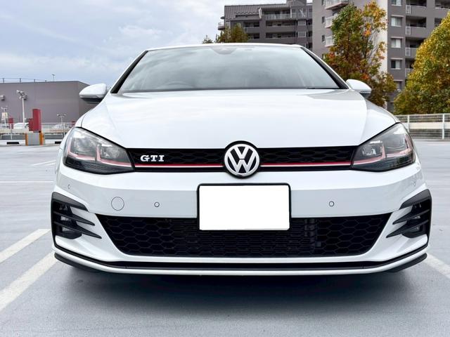 ゴルフＧＴＩ ベースグレード　Ｄｉｓｃｏｖｅｒ　Ｐｒｏパッケージ・６ＤＳＧ・パークディスタンスコントロール・１７インチ５本スポークＡＷ・レッドブレーキキャリパー・クロームツインエアロマフラー・パドルシフト・ＣＤ・ＤＶＤ・ＥＴＣ（9枚目）