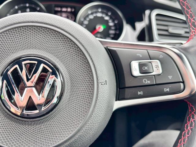 ゴルフＧＴＩ ベースグレード　Ｄｉｓｃｏｖｅｒ　Ｐｒｏパッケージ・６ＤＳＧ・パークディスタンスコントロール・１７インチ５本スポークＡＷ・レッドブレーキキャリパー・クロームツインエアロマフラー・パドルシフト・ＣＤ・ＤＶＤ・ＥＴＣ（12枚目）