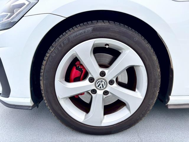 ゴルフＧＴＩ ベースグレード　Ｄｉｓｃｏｖｅｒ　Ｐｒｏパッケージ・６ＤＳＧ・パークディスタンスコントロール・１７インチ５本スポークＡＷ・レッドブレーキキャリパー・クロームツインエアロマフラー・パドルシフト・ＣＤ・ＤＶＤ・ＥＴＣ（38枚目）