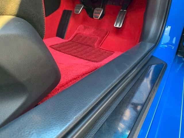 シビック タイプR ワンオーナー 走行400km トリプルエキゾースト・19インチスリムスポークAW・Brembo製レッドブレーキ・専用グラフィックメーター・アルミ製シフトノブ・ステンレス製ペダル・(28枚目)