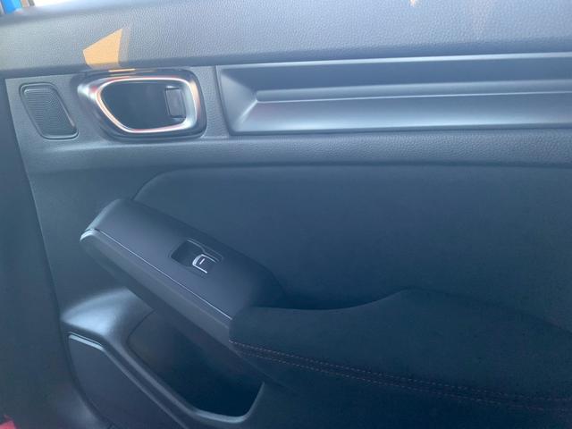 シビック タイプR ワンオーナー 走行400km トリプルエキゾースト・19インチスリムスポークAW・Brembo製レッドブレーキ・専用グラフィックメーター・アルミ製シフトノブ・ステンレス製ペダル・(53枚目)