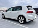 ゴルフＧＴＩ ベースグレード　Ｄｉｓｃｏｖｅｒ　Ｐｒｏパッケージ・６ＤＳＧ・パークディスタンスコントロール・１７インチ５本スポークＡＷ・レッドブレーキキャリパー・クロームツインエアロマフラー・パドルシフト・ＣＤ・ＤＶＤ・ＥＴＣ（4枚目）