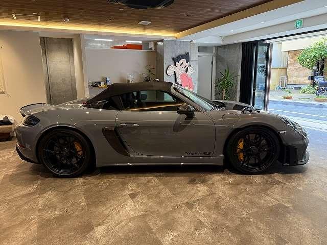 718スパイダー 718スパイダーRS  OP445 セラミックブレーキ ヴァイザッハパッケージ ヴァイザッハインテリア 20インチ718ケイマンGT4RS鍛造AW(サテンブラック塗装) フルバッケトシート フロントリフト カーボンエンジンフード(4枚目)
