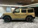 Ｇクラス Ｇ６３　４ＷＤ　特別オーダー車　Ｍａｎｕｆａｋｔｕｒプログラム／ＡＭＧナイトパッケージ／デザートサンド／ナッパレザーライムグリーン／リラクゼーション機能／ボディ同色スペアタイヤリング／２２インチｆｏｒｅｄｗｈｅｅｌｓ／ルーフブラック（5枚目）