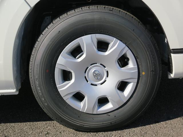 ハイエースバン スーパーGL ダークプライム 車線逸脱システム・クリアランスソナー・パーキングサポートシステム・両側電動ドア・オートマチックハイビーム・排ガス浄化装置(17枚目)