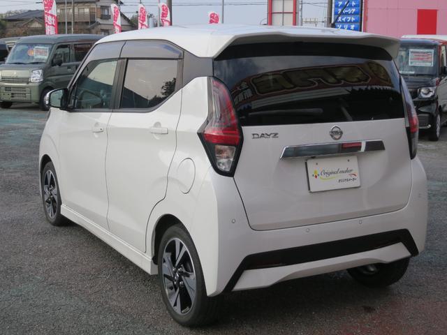 デイズ ハイウェイスター　Ｇターボ　純正９インチメモリーナビ／エマージェンシーブレーキ／アラウンドビューモニター／車線逸脱防止支援システム／ドライブレコーダー／ヘッドランプ　ＬＥＤ（12枚目）