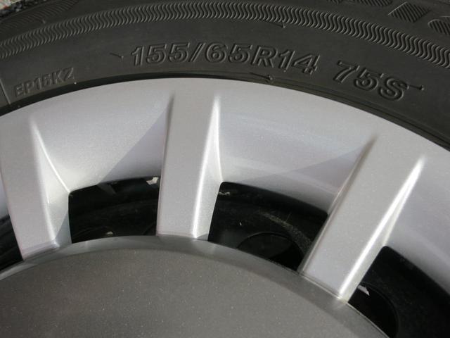 ムーヴキャンバス セオリーＧ　届出済未使用車／衝突軽減ブレーキ／両側パワースライドドア／ＬＥＤヘッドライト／スマートキー／プッシュスタート／シートヒーター／オートライト／電動パーキング／保温機能付きカップホルダー／コーナーセンサー（19枚目）