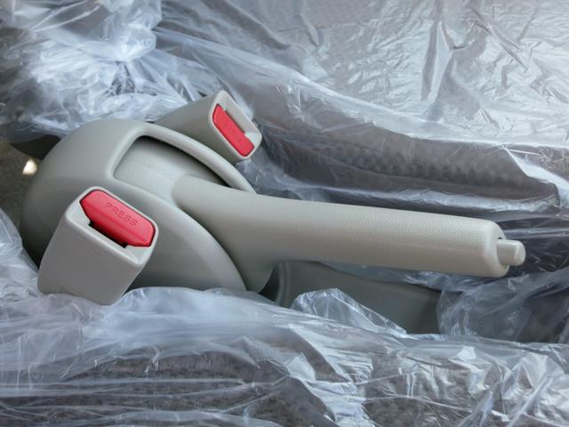 エブリイ PAリミテッド 届出済未使用車 スズキセーフティサポートデュアルカメラブレ-キサポ-ト 前後誤発進制御機能 車線逸脱警報機能 ハイビームアシスト(41枚目)