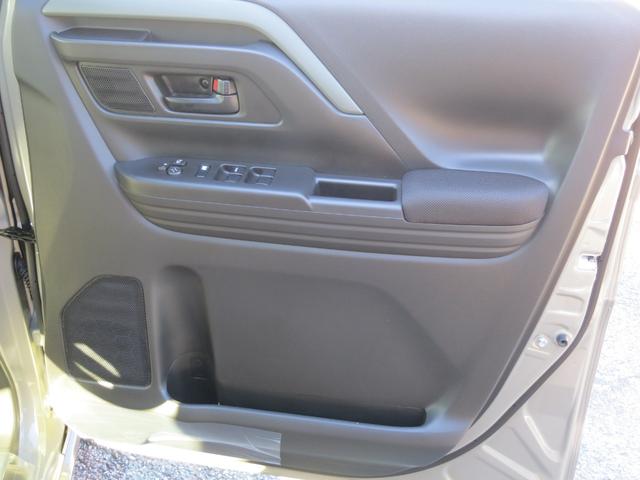 スペーシアギア ハイブリッドXZ 届出済未使用車 誤発進抑制機能 後方誤発進抑制機能 後退時ブレーキサポート(フロント・リヤ) 電動パーキング 全方位モニター付きコネクトナビ ヒートシーター 両側電動スライドドア アダプティブクルコン(19枚目)