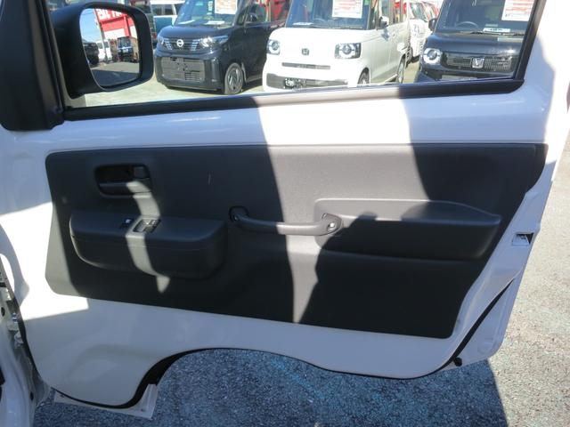キャリイトラック KCエアコン・パワステ 届出済未使用車/衝突被害軽減ブレーキ/オートマ/4WD/エアコン/パワステ/リア障害物センサー/スピーカー付きラジオ(18枚目)