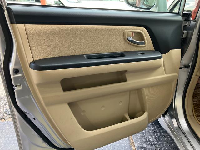 ステップワゴン Ｇ　スタイルエディション　両側電動スライドドア　フローリングフロア　純正ナビ　Ｂカメラ　ＥＴＣ　キーレス　社外１６インチアルミ　オートＡＣ　ＨＩＤヘッドライト　ドアバイザー　ウインカーミラー　タイミングチェーン（24枚目）