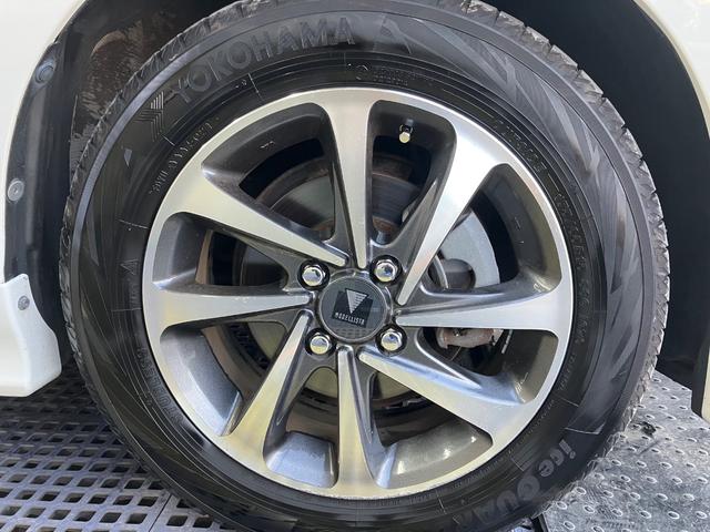 アクア Ｇ　モデリスタエアロ　モデリスタアルミ　純正ナビ　フルセグＴＶ　Ｂカメラ　Ｂｌｕｅｔｏｏｔｈ　ＥＴＣ　スマートキー　Ｐスタート　シートヒーター　オートライト　オートＡＣ　ドアバイザー　タイミングチェーン（20枚目）