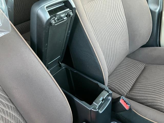 アクア Ｇ　モデリスタエアロ　モデリスタアルミ　純正ナビ　フルセグＴＶ　Ｂカメラ　Ｂｌｕｅｔｏｏｔｈ　ＥＴＣ　スマートキー　Ｐスタート　シートヒーター　オートライト　オートＡＣ　ドアバイザー　タイミングチェーン（49枚目）