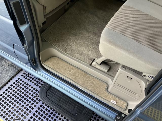 エブリイワゴン ＰＺターボスペシャル　後期型　両側電動スライドドア　オートステップ　ナビフルセグＴＶ　Ｂｌｕｅｔｏｏｔｈ　センタースピーカー　キーレス　オートＡＣ　ＨＩＤヘッドライト　ドアバイザーフォグランプ純正アルミ　タイミングチェーン（45枚目）
