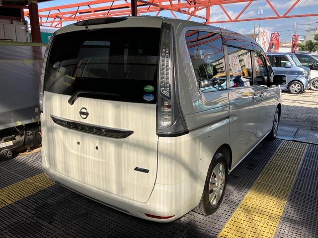 セレナ ２０Ｘ　Ｓ－ハイブリッド　片側電動スライドドア　純正ナビ　フルセグＴＶ　Ｂカメラ　Ｂｌｕｅｔｏｏｔｈ　スマートキー　Ｐスタート　オートライト　オートＡＣ　クルーズコントロール　ＨＩＤライト　フォグランプ　タイミングチェーン（4枚目）