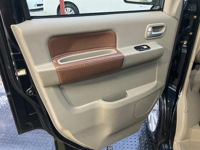 エブリイワゴン ＰＺターボスペシャル　ハイルーフ　両側電動スライドドア　オートステップ　ナビフルセグＴＶ　Ｂカメラ　Ｂｌｕｅｔｏｏｔｈ　ＥＴＣ　シートカバー　キーレス　オートＡＣ　社外ピアノブラックパネル　ウッドハンドル　ＨＩＤライト（17枚目）