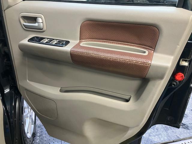 エブリイワゴン ＰＺターボスペシャル　ハイルーフ　両側電動スライドドア　オートステップ　ナビフルセグＴＶ　Ｂカメラ　Ｂｌｕｅｔｏｏｔｈ　ＥＴＣ　シートカバー　キーレス　オートＡＣ　社外ピアノブラックパネル　ウッドハンドル　ＨＩＤライト（18枚目）