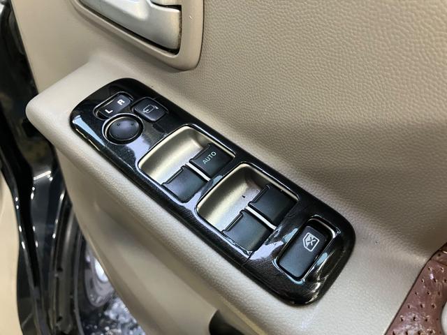 エブリイワゴン ＰＺターボスペシャル　ハイルーフ　両側電動スライドドア　オートステップ　ナビフルセグＴＶ　Ｂカメラ　Ｂｌｕｅｔｏｏｔｈ　ＥＴＣ　シートカバー　キーレス　オートＡＣ　社外ピアノブラックパネル　ウッドハンドル　ＨＩＤライト（19枚目）