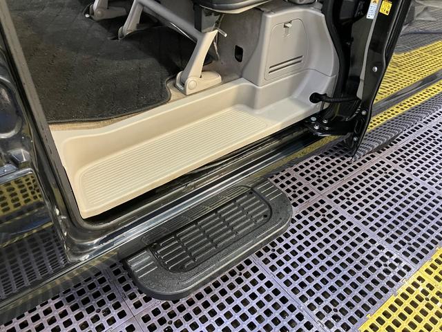 エブリイワゴン ＰＺターボスペシャル　ハイルーフ　両側電動スライドドア　オートステップ　ナビフルセグＴＶ　Ｂカメラ　Ｂｌｕｅｔｏｏｔｈ　ＥＴＣ　シートカバー　キーレス　オートＡＣ　社外ピアノブラックパネル　ウッドハンドル　ＨＩＤライト（38枚目）