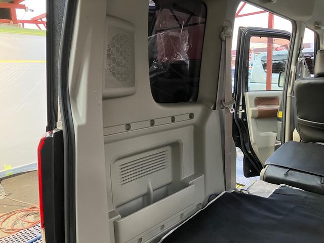 エブリイワゴン ＰＺターボスペシャル　ハイルーフ　両側電動スライドドア　オートステップ　ナビフルセグＴＶ　Ｂカメラ　Ｂｌｕｅｔｏｏｔｈ　ＥＴＣ　シートカバー　キーレス　オートＡＣ　社外ピアノブラックパネル　ウッドハンドル　ＨＩＤライト（46枚目）