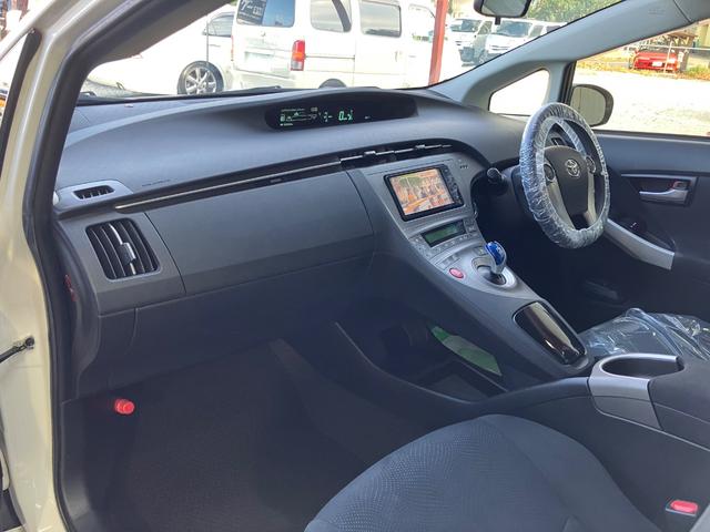 プリウス Ｓツーリングセレクション　後期型　ワンオーナー　モデリスタエアロ　純正ナビ　フルセグＴＶ　Ｂカメラ　Ｂｌｕｅｔｏｏｔｈ　ＥＴＣ　ＬＥＤヘッドライト　スマートキー　Ｐスタート　オートライト　ウインカーミラー　タイミングチェーン（19枚目）