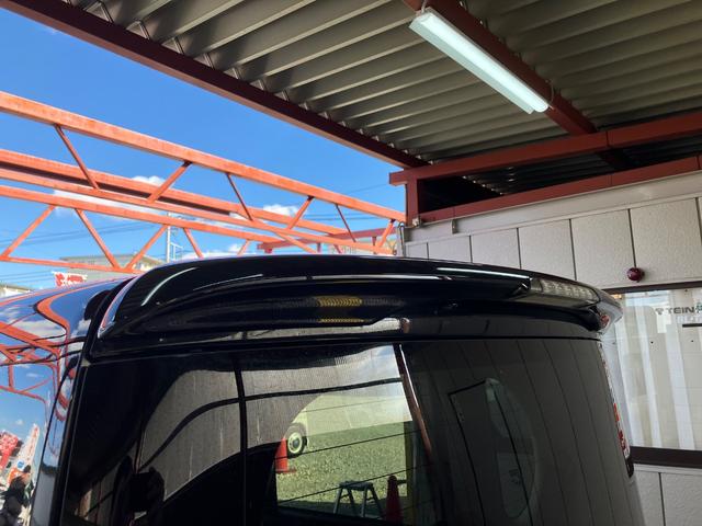 タント カスタムＲＳ　ターボ　片側電動スライドドア　モモステ　スマートキー　オートＡＣ　盗難防止システム　ウインカーミラー　ＨＩＤヘッドライト　フォグランプ　１５インチアルミ　ドアバイザー　タイミングチェーン（11枚目）