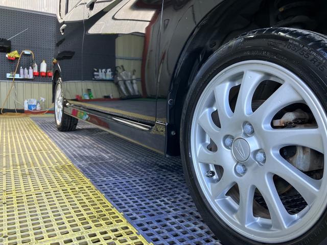 タント カスタムＲＳ　ターボ　片側電動スライドドア　モモステ　スマートキー　オートＡＣ　盗難防止システム　ウインカーミラー　ＨＩＤヘッドライト　フォグランプ　１５インチアルミ　ドアバイザー　タイミングチェーン（16枚目）