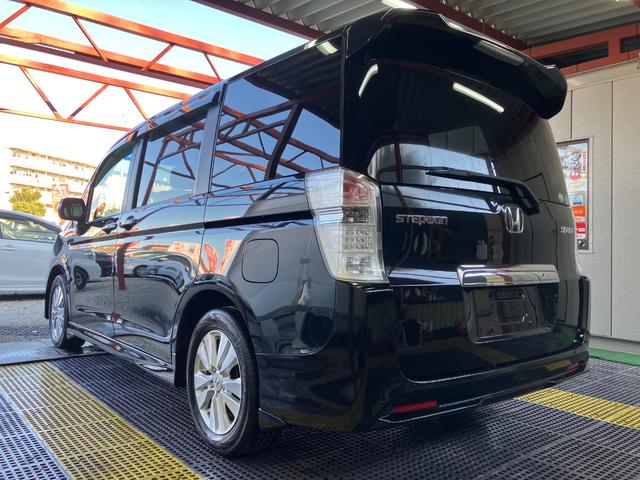 ステップワゴンスパーダ Ｚ　両側電動スライドドア　純正ナビＴＶ　Ｂカメラ　ＥＴＣ　スマートキー　パドルシフト　オートライト　ＨＩＤヘッドライト　オートＡＣ　ウインカーミラー　ドアバイザー　純正アルミ　タイミングチェーン（5枚目）