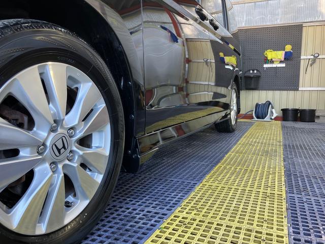 ステップワゴンスパーダ Ｚ　両側電動スライドドア　純正ナビＴＶ　Ｂカメラ　ＥＴＣ　スマートキー　パドルシフト　オートライト　ＨＩＤヘッドライト　オートＡＣ　ウインカーミラー　ドアバイザー　純正アルミ　タイミングチェーン（19枚目）