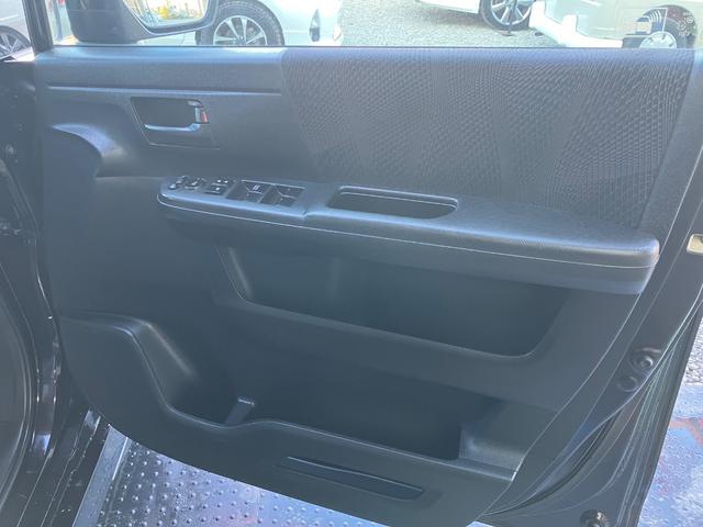 ステップワゴンスパーダ Ｚ　両側電動スライドドア　純正ナビＴＶ　Ｂカメラ　ＥＴＣ　スマートキー　パドルシフト　オートライト　ＨＩＤヘッドライト　オートＡＣ　ウインカーミラー　ドアバイザー　純正アルミ　タイミングチェーン（23枚目）