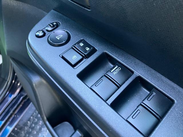 ステップワゴンスパーダ Ｚ　両側電動スライドドア　純正ナビＴＶ　Ｂカメラ　ＥＴＣ　スマートキー　パドルシフト　オートライト　ＨＩＤヘッドライト　オートＡＣ　ウインカーミラー　ドアバイザー　純正アルミ　タイミングチェーン（24枚目）