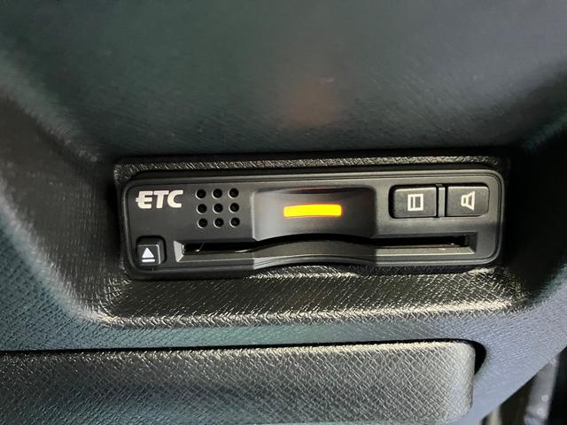 ステップワゴンスパーダ Ｚ　両側電動スライドドア　純正ナビＴＶ　Ｂカメラ　ＥＴＣ　スマートキー　パドルシフト　オートライト　ＨＩＤヘッドライト　オートＡＣ　ウインカーミラー　ドアバイザー　純正アルミ　タイミングチェーン（30枚目）