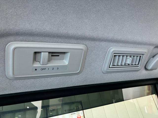 ステップワゴンスパーダ Ｚ　両側電動スライドドア　純正ナビＴＶ　Ｂカメラ　ＥＴＣ　スマートキー　パドルシフト　オートライト　ＨＩＤヘッドライト　オートＡＣ　ウインカーミラー　ドアバイザー　純正アルミ　タイミングチェーン（54枚目）