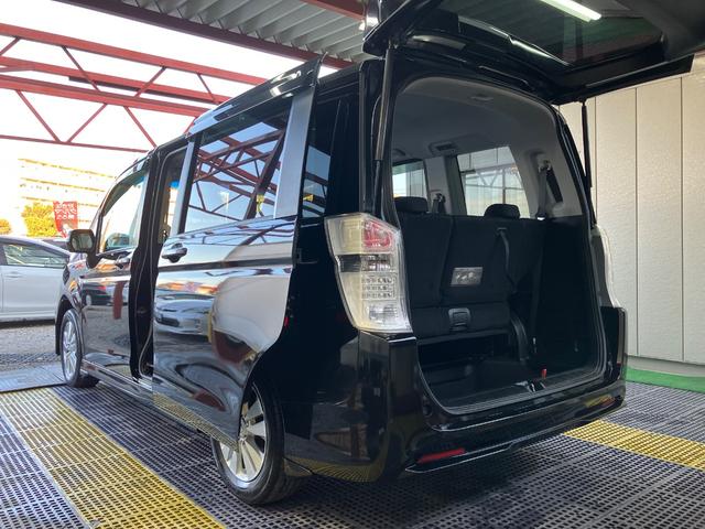 ステップワゴンスパーダ Ｚ　両側電動スライドドア　純正ナビＴＶ　Ｂカメラ　ＥＴＣ　スマートキー　パドルシフト　オートライト　ＨＩＤヘッドライト　オートＡＣ　ウインカーミラー　ドアバイザー　純正アルミ　タイミングチェーン（62枚目）