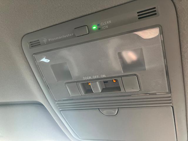 クラウン アスリート プレミアム50thエディション 車高調 社外19インチAW 純正ナビ Bカメラ ETC スマートキー 社外ドリンクホルダー オートライト クルーズコントロール Pスタート HIDヘッドライト タイミングチェーン(36枚目)