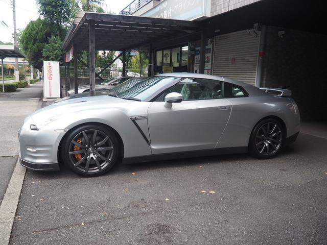 GT-R プレミアムエディション 禁煙車 BOSEオーディオ 地デジ バックカメラ ドラレコ 当店は整備がメインの認証工場です。GT-Rの整備も多くの実績がありますので安心してお任せ下さい!(3枚目)