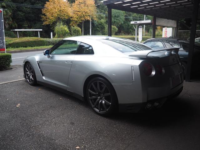GT-R プレミアムエディション 禁煙車 BOSEオーディオ 地デジ バックカメラ ドラレコ 当店は整備がメインの認証工場です。GT-Rの整備も多くの実績がありますので安心してお任せ下さい!(4枚目)