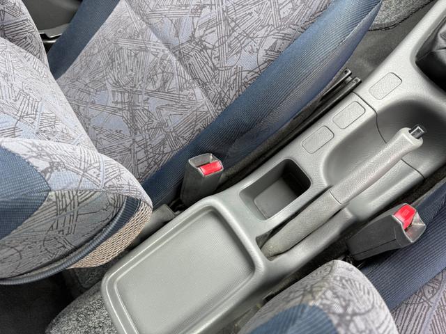 ＨＲ－Ｖ Ｊ　５速ＭＴフルノーマル　アルミホイール　キーレスエントリー　電動格納ミラー　ＭＴ　カセット　フルフラット　ＡＢＳ　エアコン　パワーステアリング　パワーウィンドウ（38枚目）