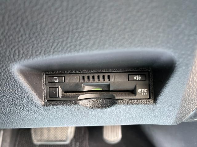 プリウス S セーフティセンスBT接続ナビ地デジBカメラETCドライブレコーダー ETC レーンアシスト オートクルーズコントロール バックカメラ アルミホイール オートマチックハイビーム LEDヘッドランプ(8枚目)