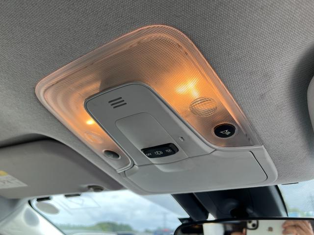 プリウス S セーフティセンスBT接続ナビ地デジBカメラETCドライブレコーダー ETC レーンアシスト オートクルーズコントロール バックカメラ アルミホイール オートマチックハイビーム LEDヘッドランプ(21枚目)